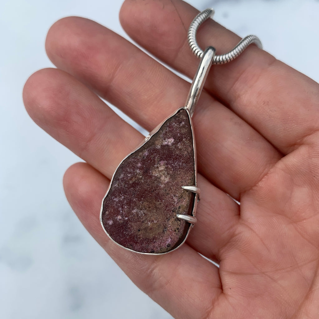 Stichtite Druzy Prong Pendant