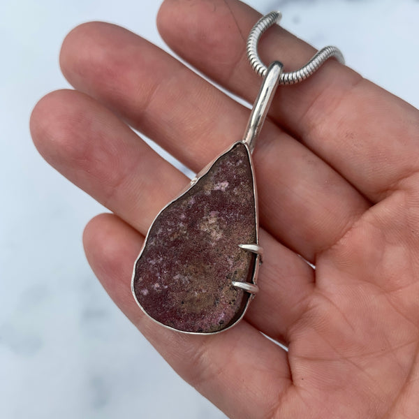 Stichtite Druzy Prong Pendant