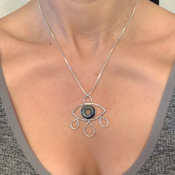 Willow Evil Eye Pendant & Art Racc Mini Rug