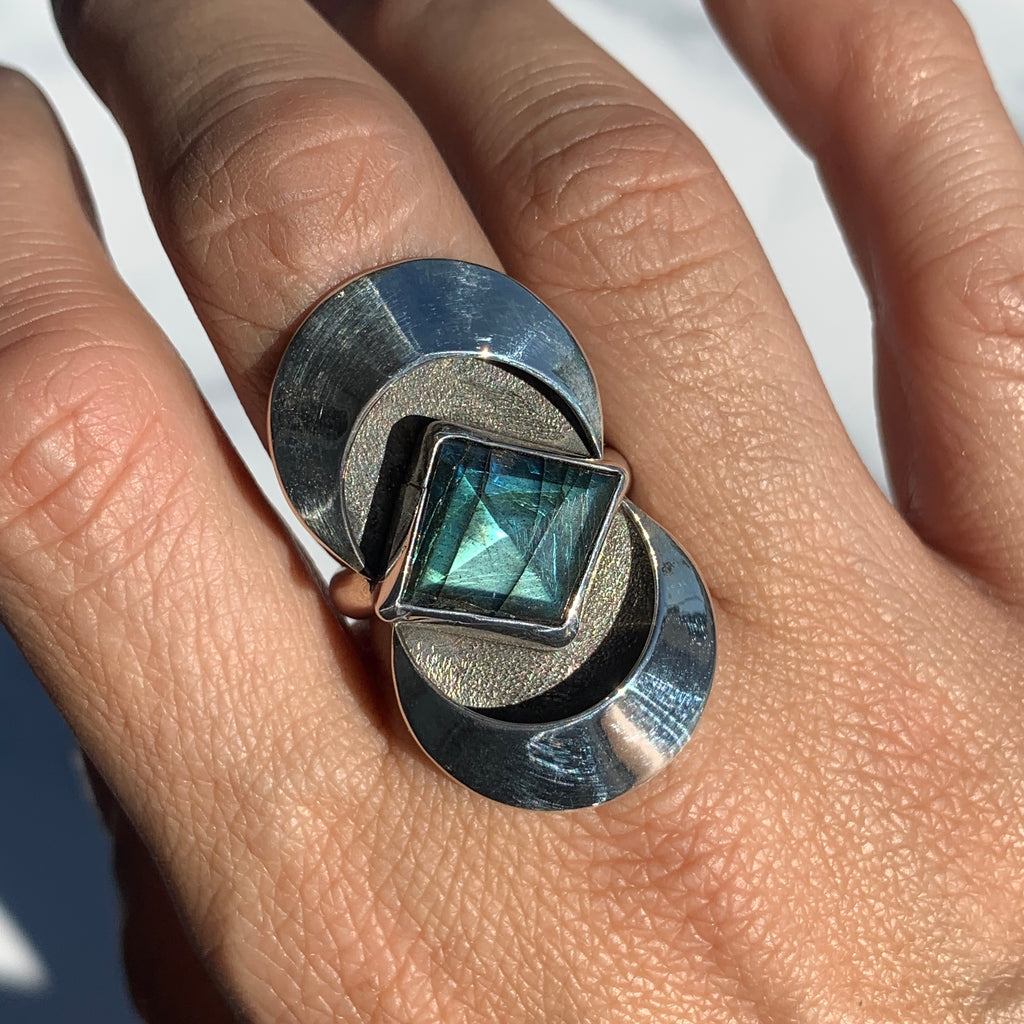 Labradorite Luna Shadowbox Ring