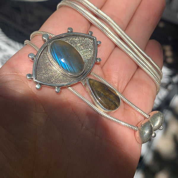 Crybaby Chain Bolo with Labradorite