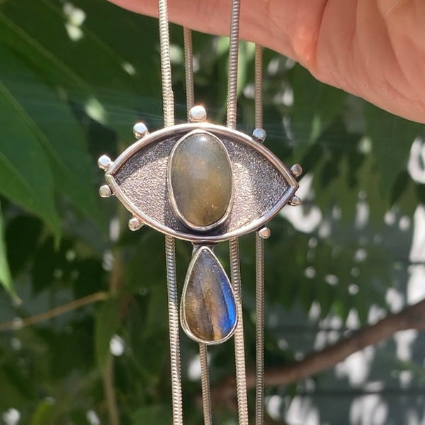 Crybaby Chain Bolo with Labradorite