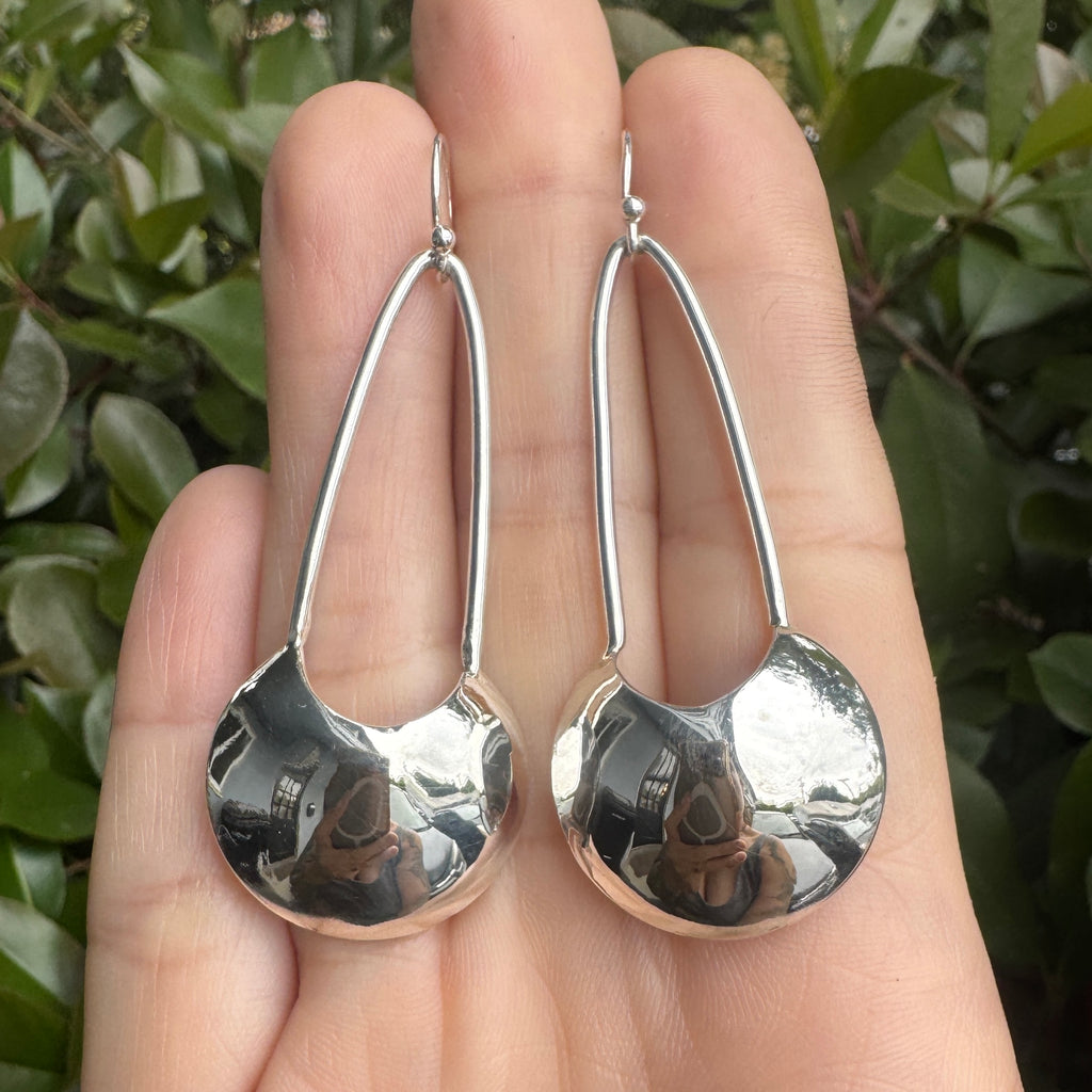 Luna Forma Earrings (Pendulum)