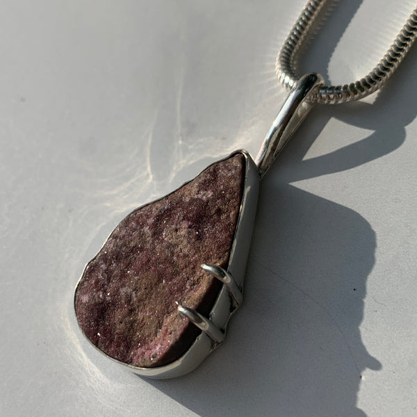 Stichtite Druzy Prong Pendant