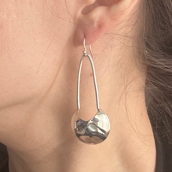 Luna Forma Earrings (Pendulum)