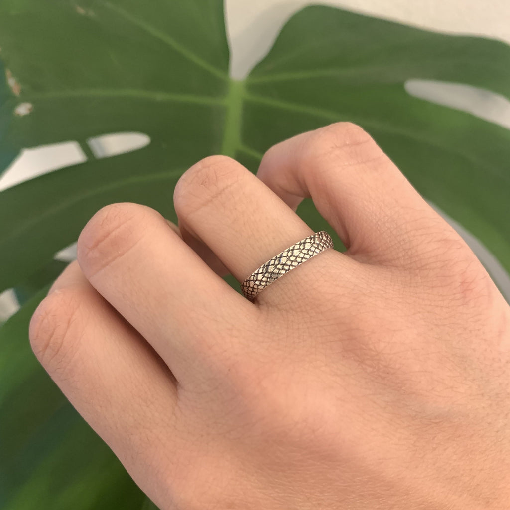 Snakeskin Stacker