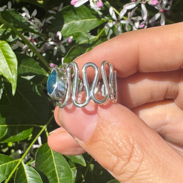 Blue Apatite Squiggle Band Ring (fits like size 6.75)
