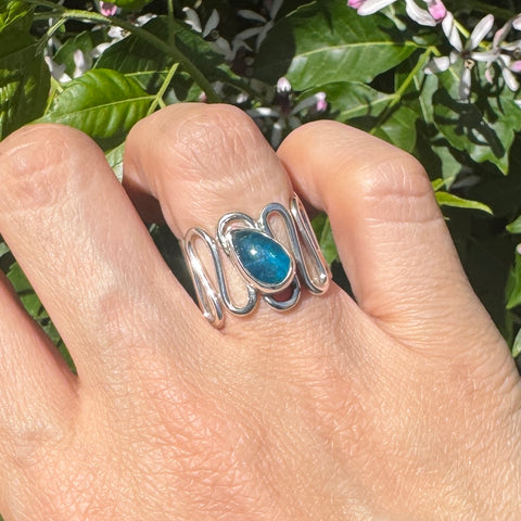 Blue Apatite Squiggle Band Ring (fits like size 6.75)